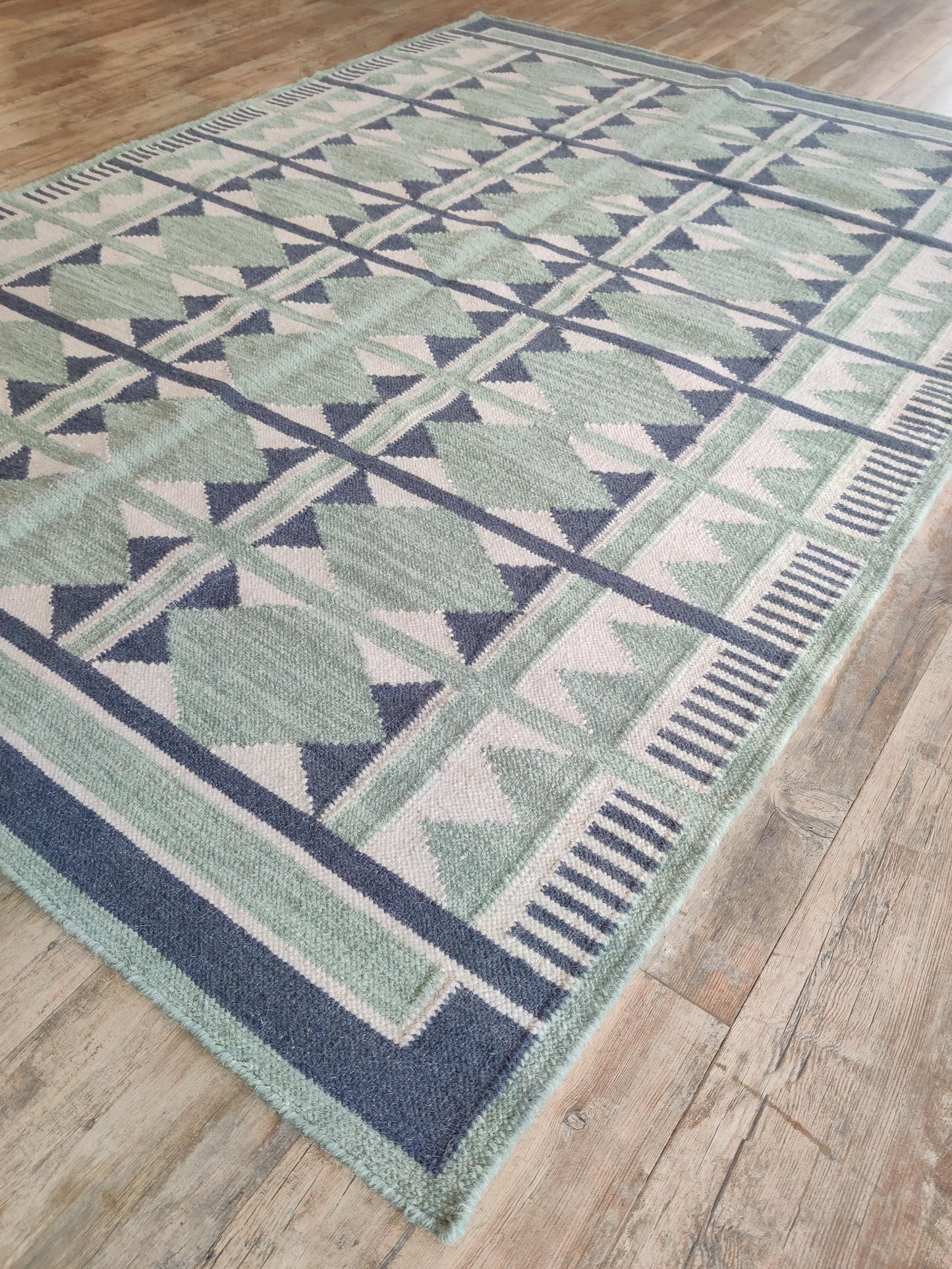 Sage Diamond Labyrinth Sage Green & Navy Wool Cotton Dhurrie Rug