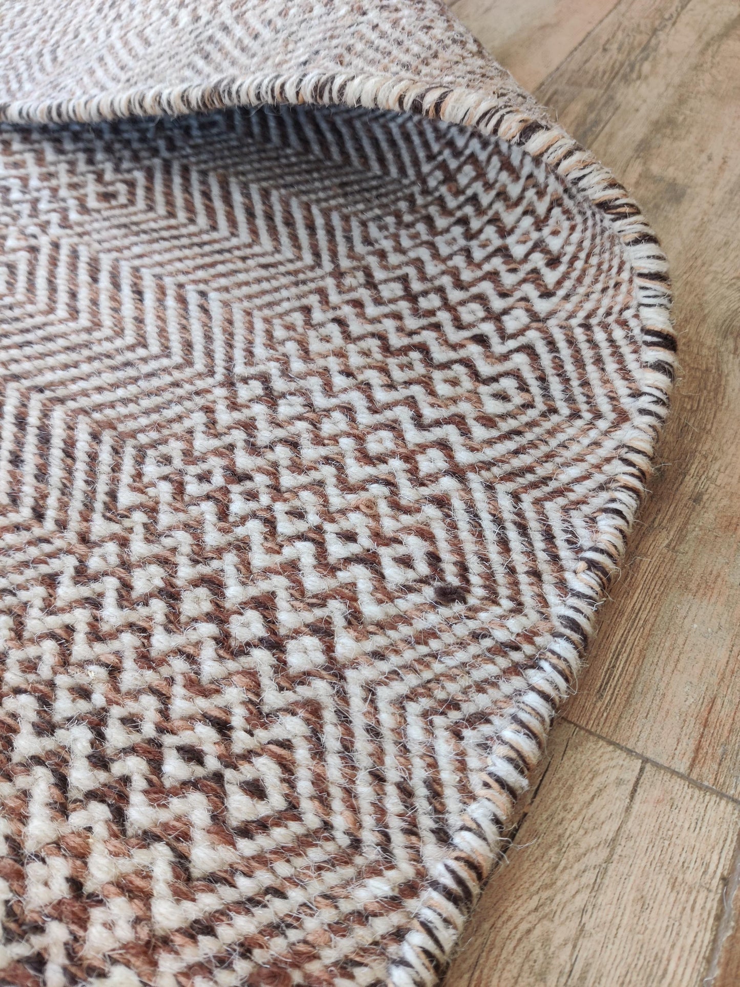 Premium Tonal Mauve Diamond Patterned Wool Flatweave Rug
