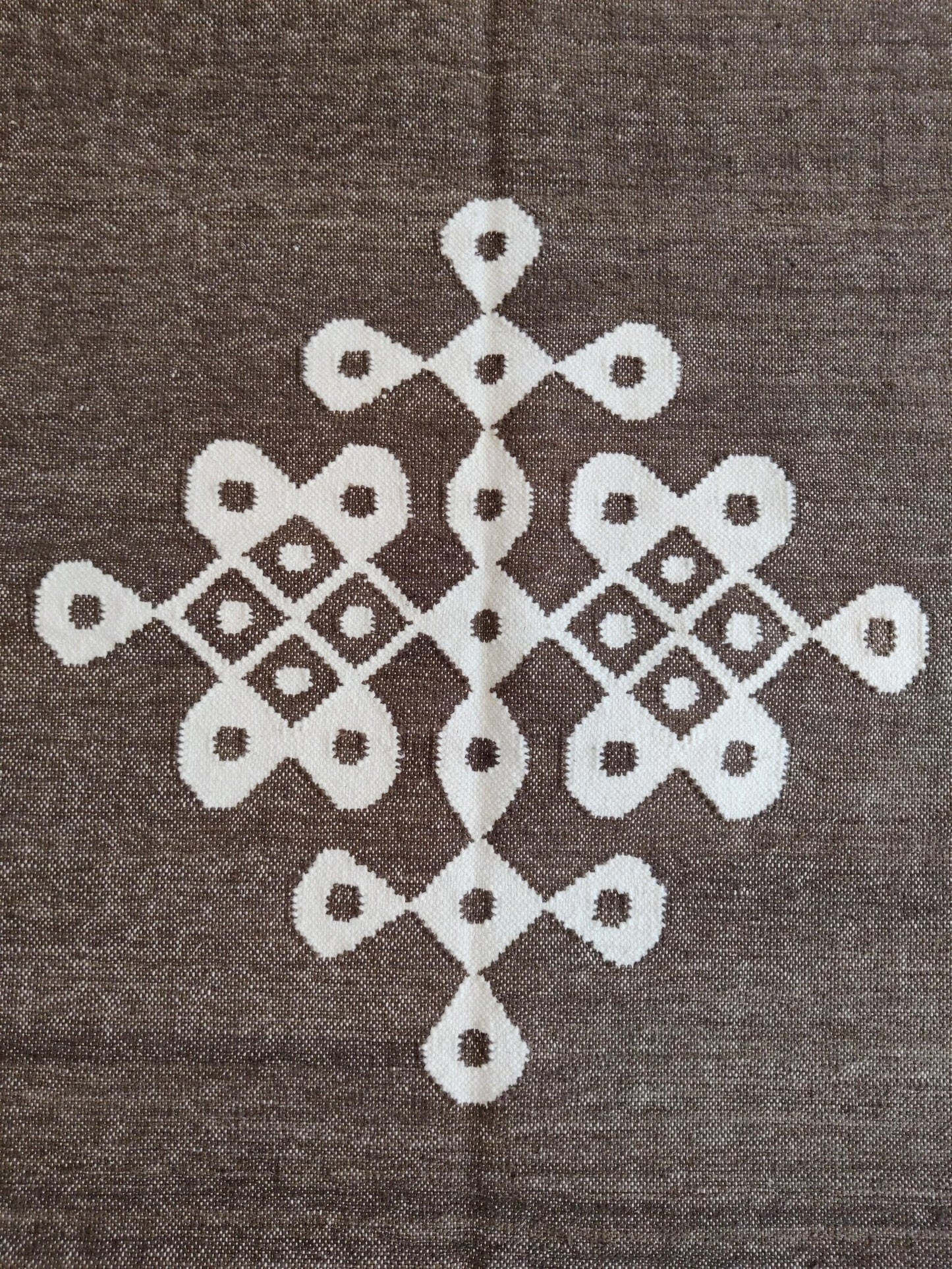 Geometric Endless Knot Medallion Flatweave Area Rug