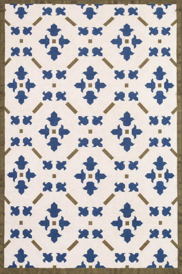 Premium Handcrafted Traditional Pattern Carpet