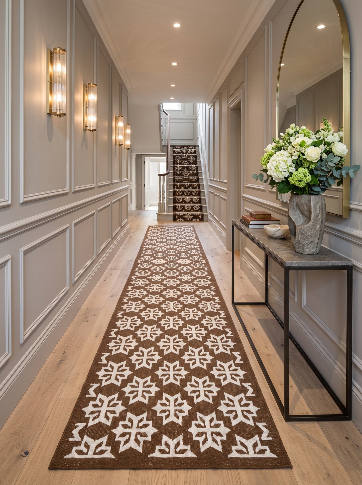 Chocolate Blossom Crest Geometric Starburst Motif Flatweave Area Rug