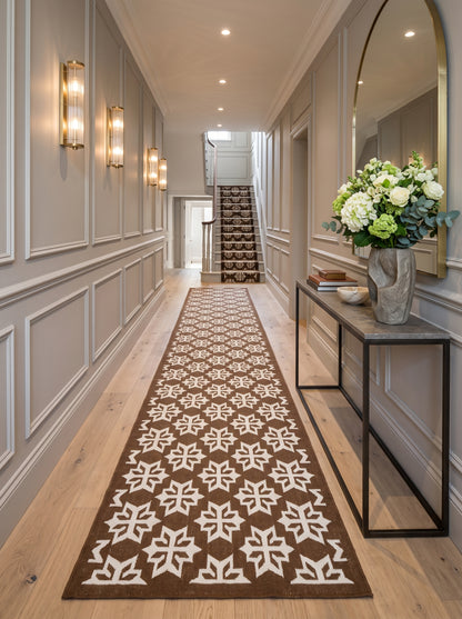Chocolate Blossom Crest Geometric Starburst Motif Flatweave Area Rug