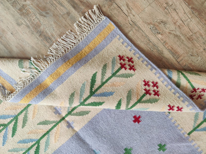 Cream White Floral Pattern Wool Flatweave Handmade Area Rug for Living, Bedroom and Dining Room