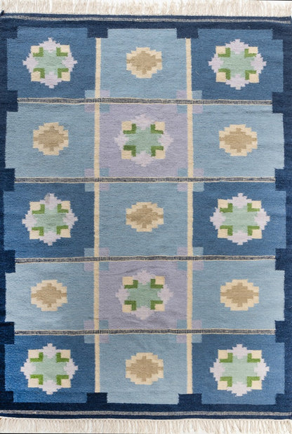 Nordic Medallion Pattern Wool Area Rug