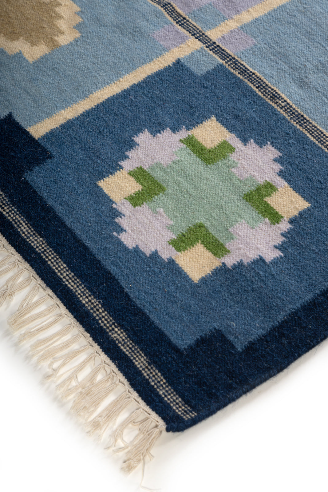 Nordic Medallion Pattern Wool Area Rug