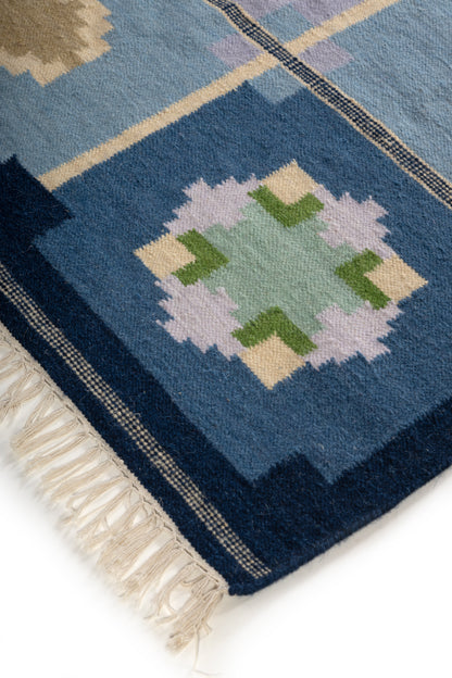 Nordic Medallion Pattern Wool Area Rug