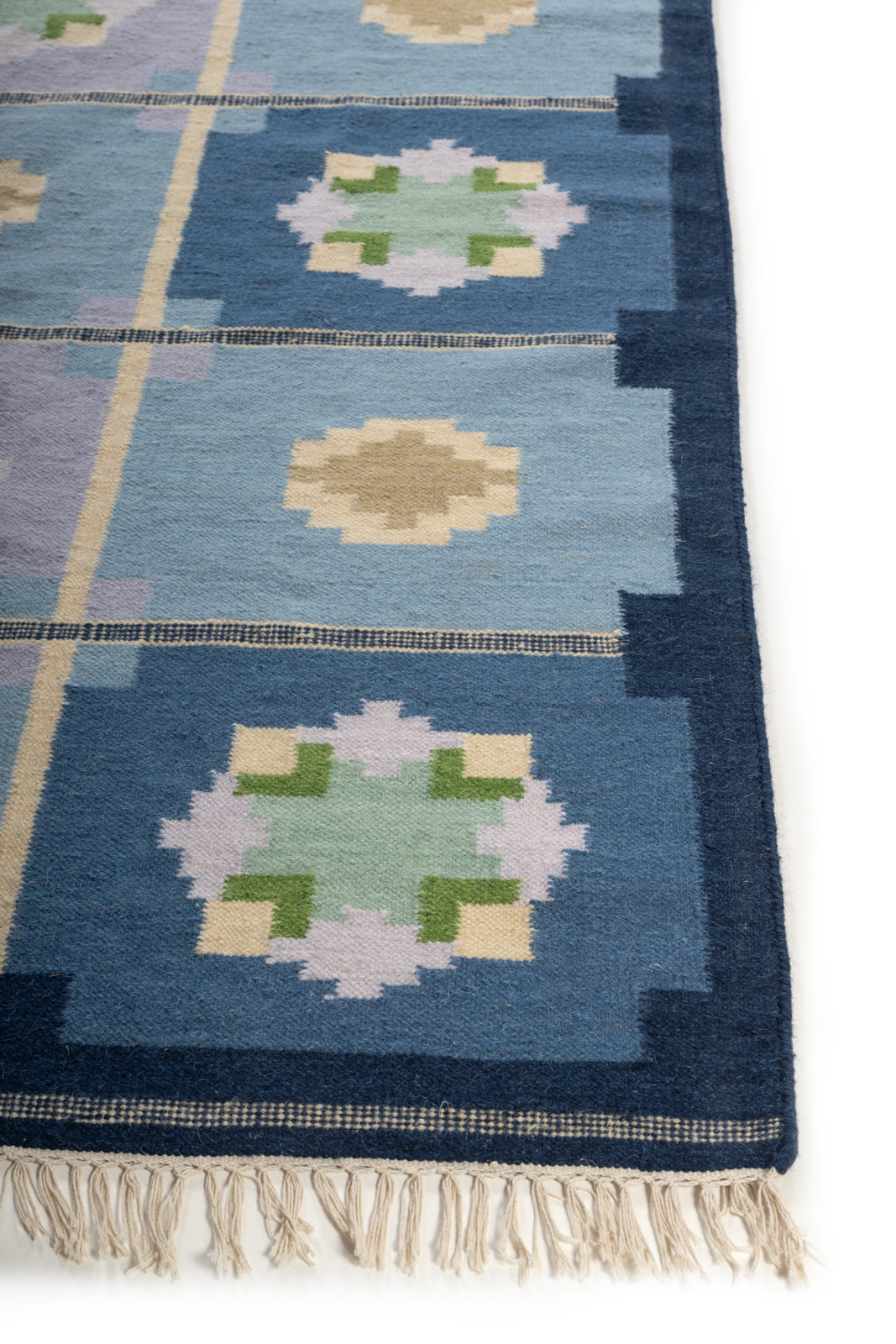 Nordic Medallion Pattern Wool Area Rug