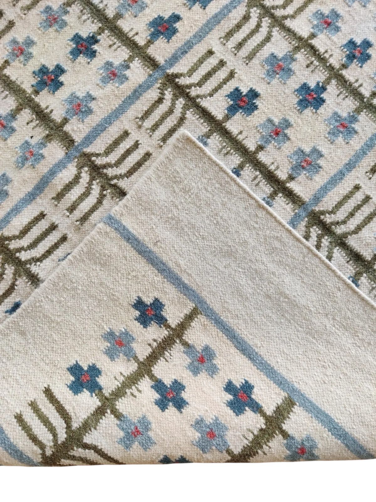 White Scandinavian Flatweave Kilim Style New Zealand Wool Area Rug for Bedroom and Living Room