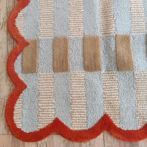 Scalloped Edge Modern Rug