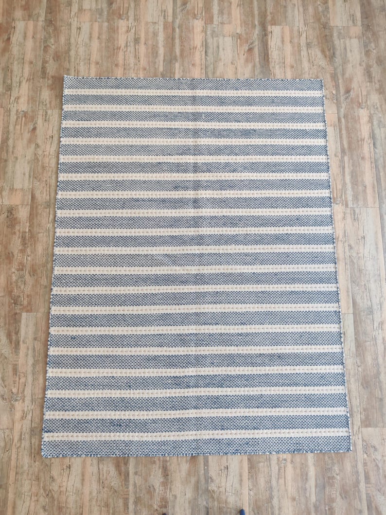 Classic Horizontal Linear StripeS