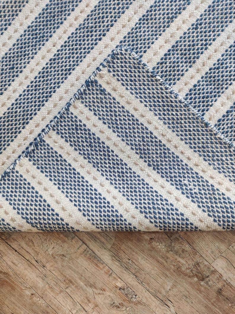 Classic Horizontal Linear StripeS