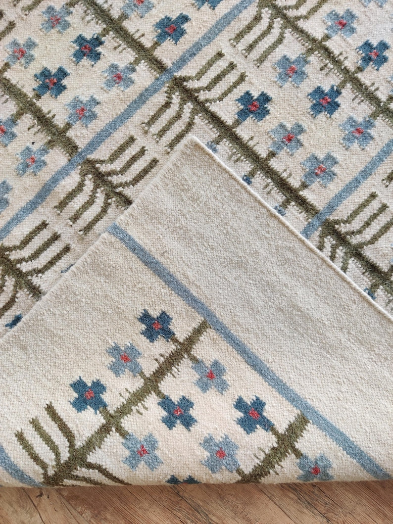 White Scandinavian Flatweave Kilim Style New Zealand Wool Area Rug for Bedroom and Living Room
