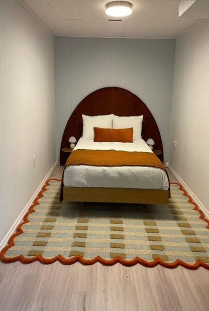 Scalloped Edge Modern Rug