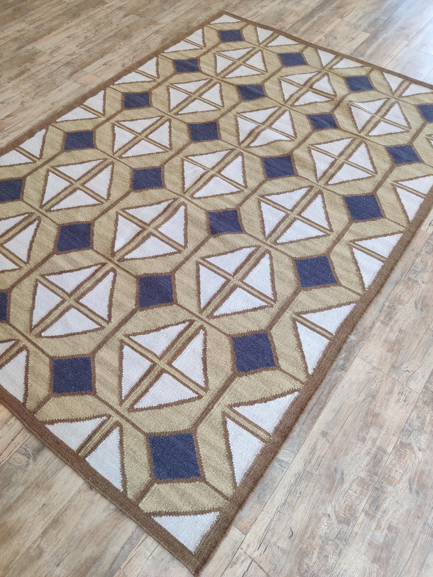 Camel & Navy Geo Lattice Diamond Prism Motif Area Rug