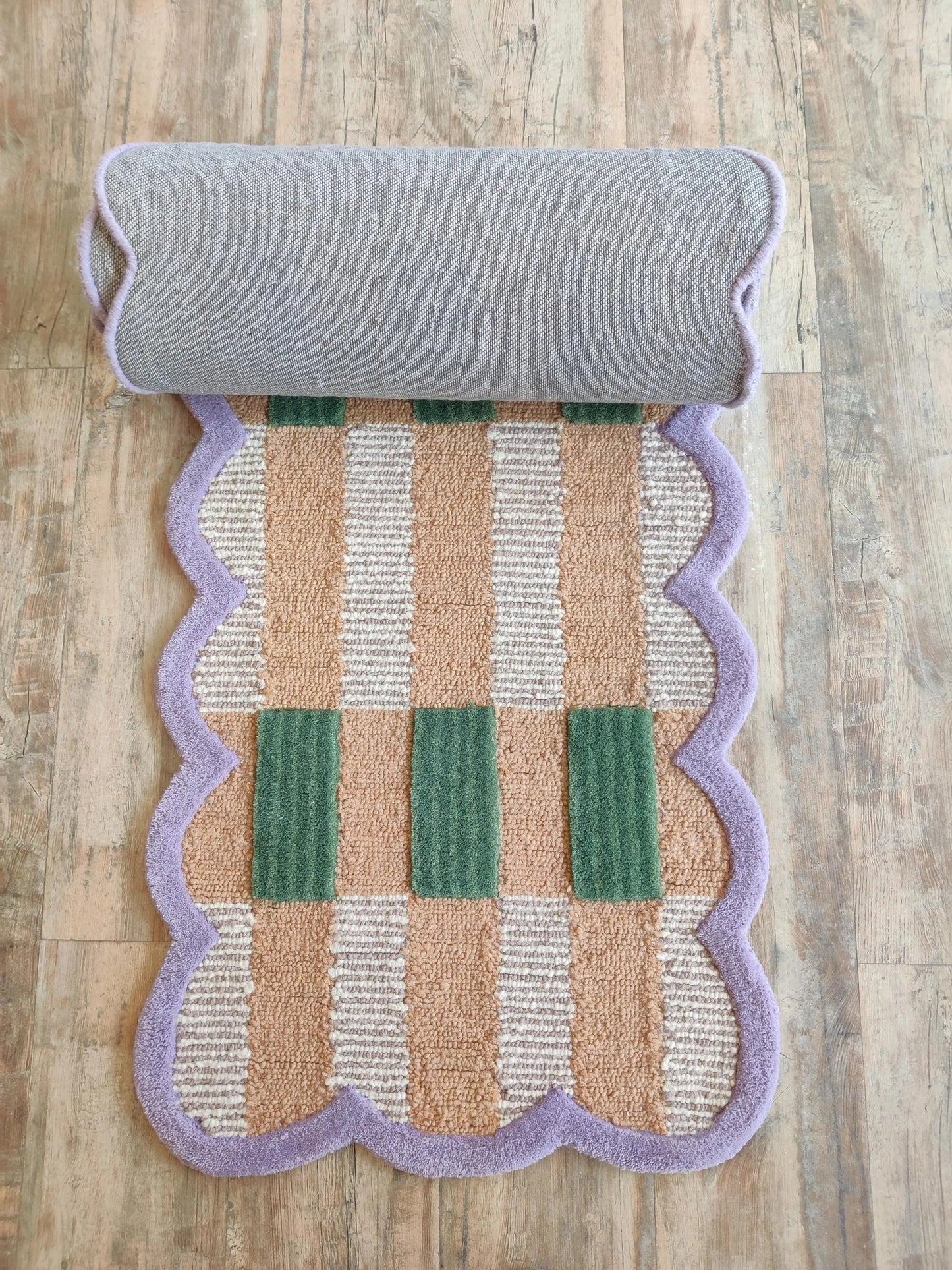 Hand-Tufted Wool Hallway Runner Neutral Plaid Rug with Scalloped Edge