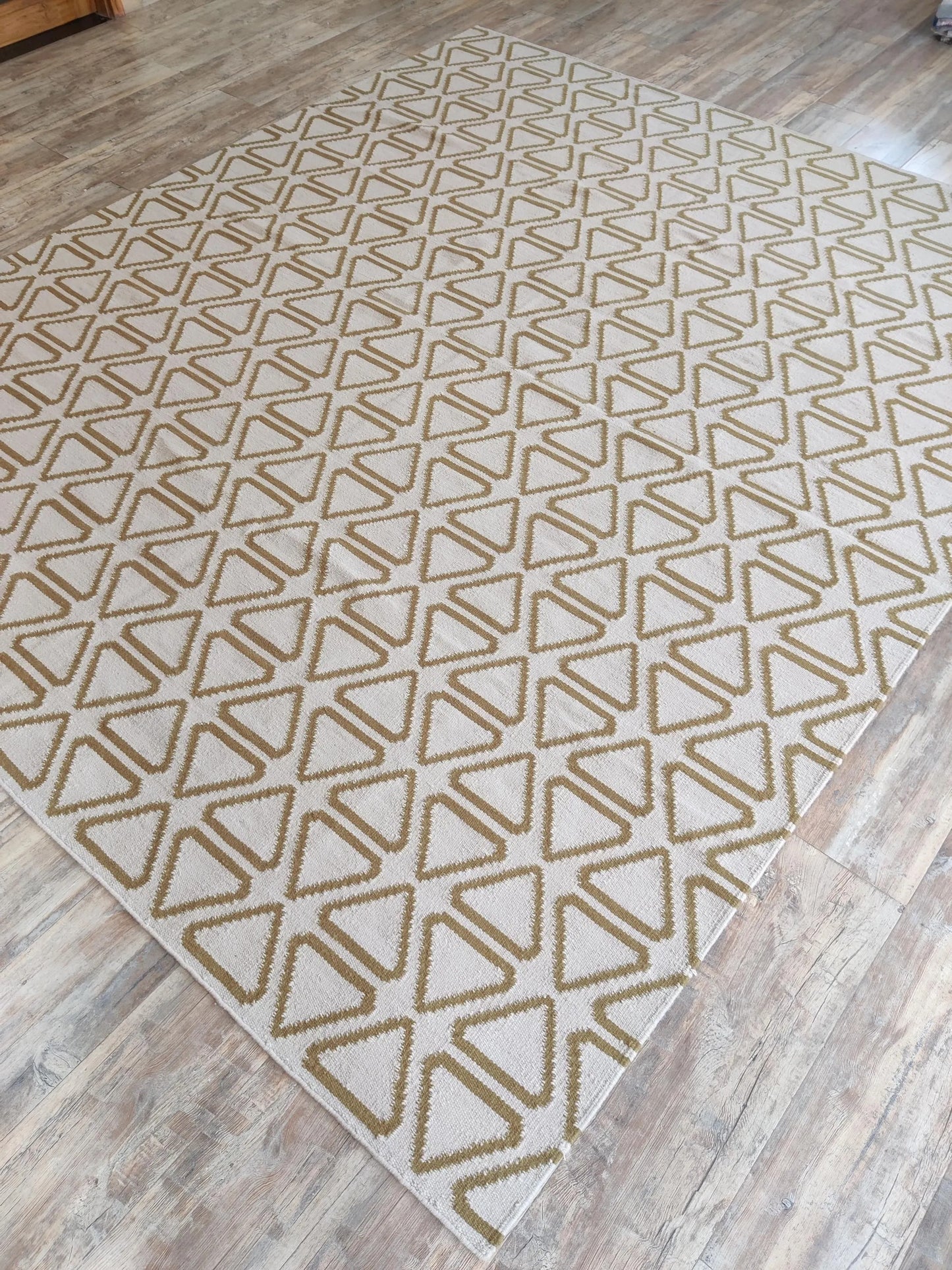 Ochre Triangle Lattice Repeating Triangle Flatweave Area Rug