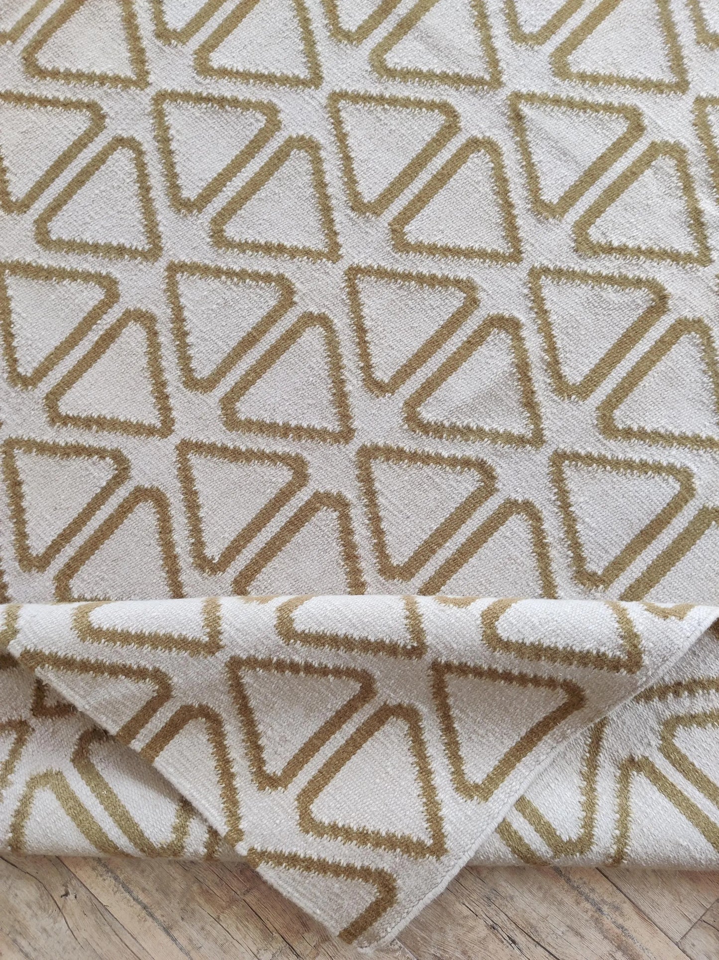 Ochre Triangle Lattice Repeating Triangle Flatweave Area Rug