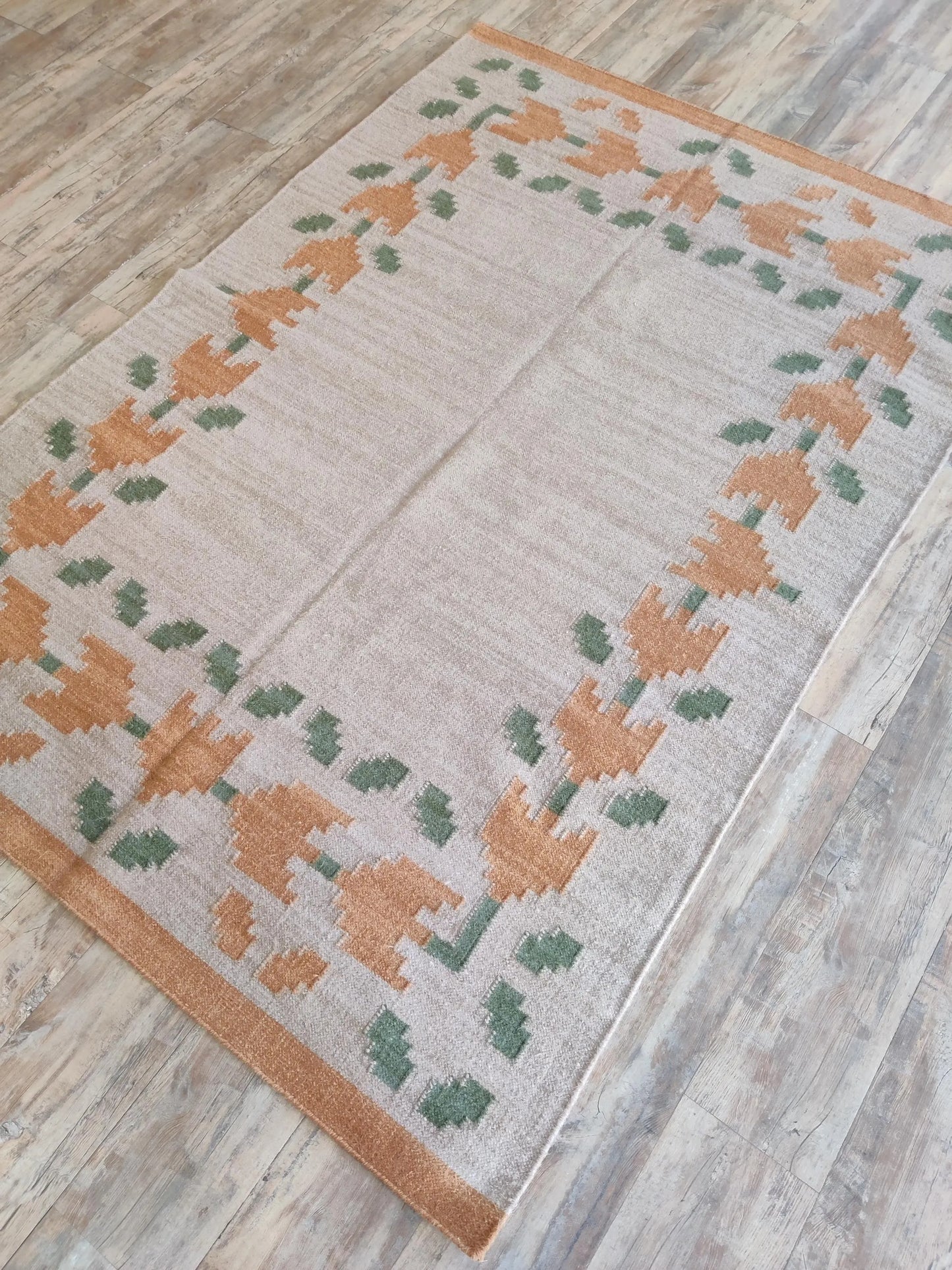 Oatmeal Terracotta Vine Geometric Kilim rug