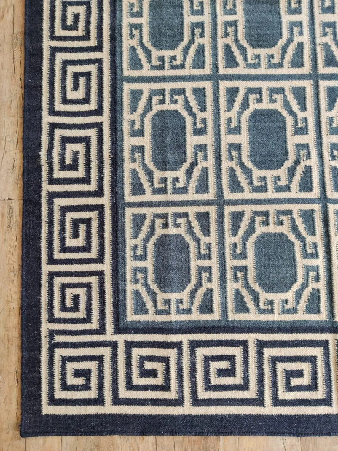 Octagon Lattice & Greek Key Border Pattern Flatweave Area Rug