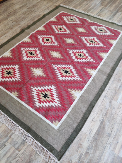 Crimson Taupe Heritage Chevron Diamond Motif Flatweave Accent Carpet