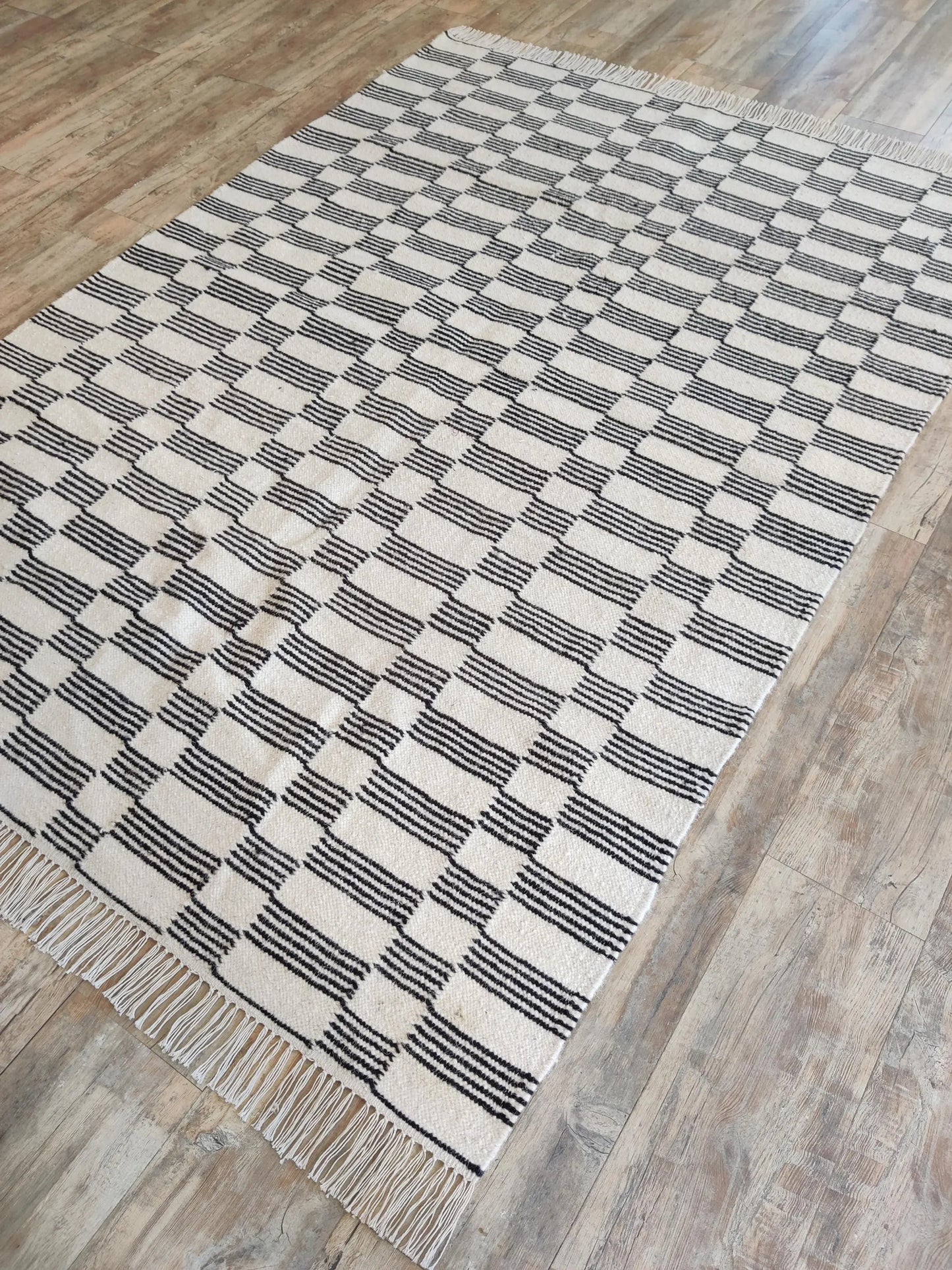 Handwoven Monochrome Modern Stripe Pattern Dhurrie
