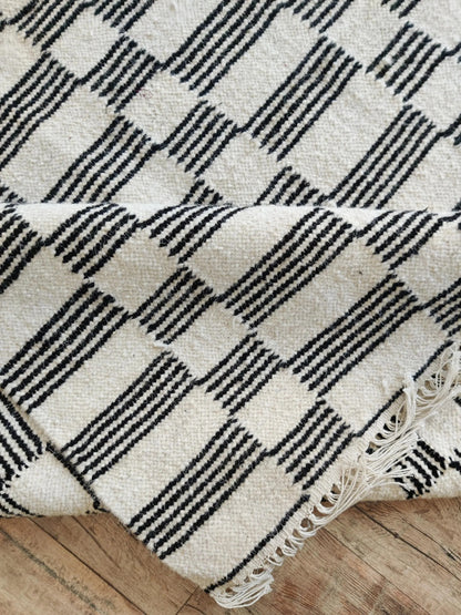 Handwoven Monochrome Modern Stripe Pattern Dhurrie