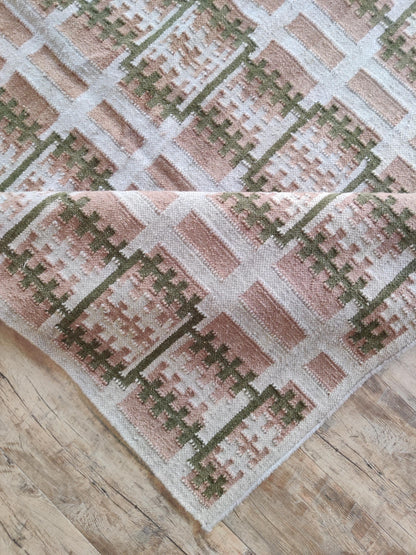 Sage & Earth Stairway Vertical Grid Pattern Area Rug