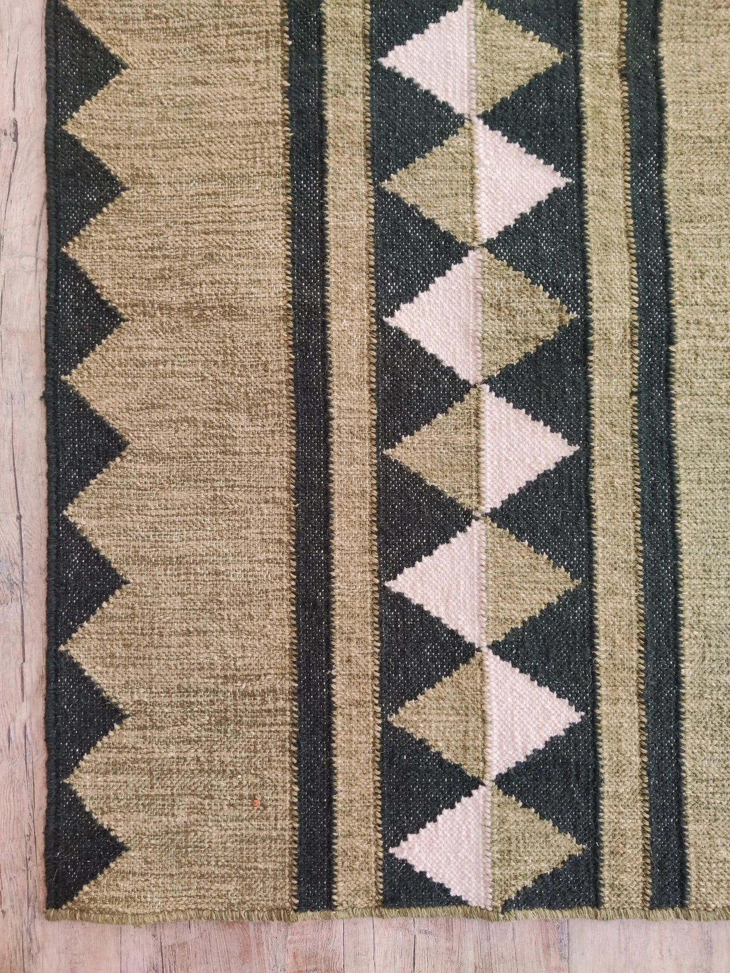 Handmade Geometric Olive Green Wool Runner Rug