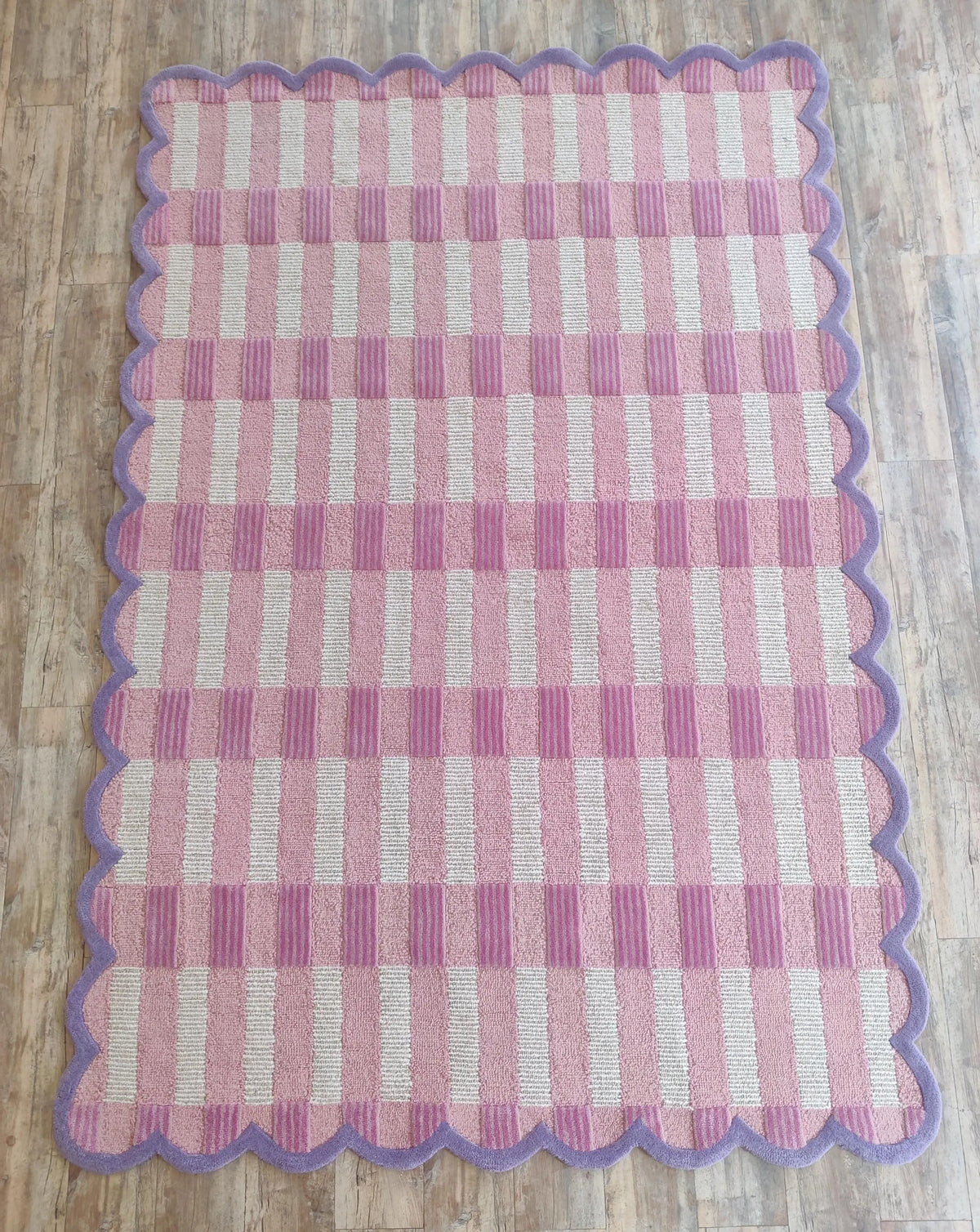 Pink Scalloped Hand-Tufted Rug, Modern Wool Area Carpet, Checkerboard Tufted Rug