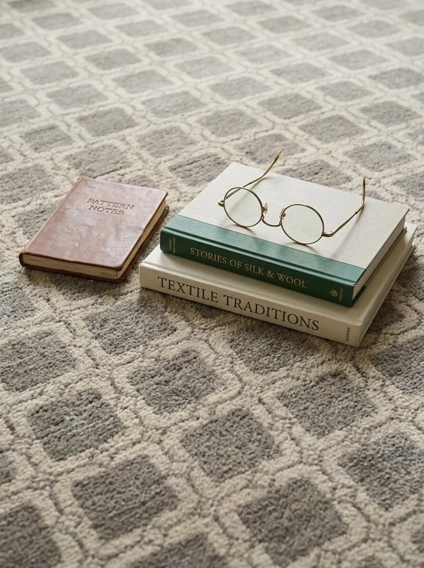 Handmade Modern-Style Area Rug, Beige Taupe Vintage-Inspired Rug