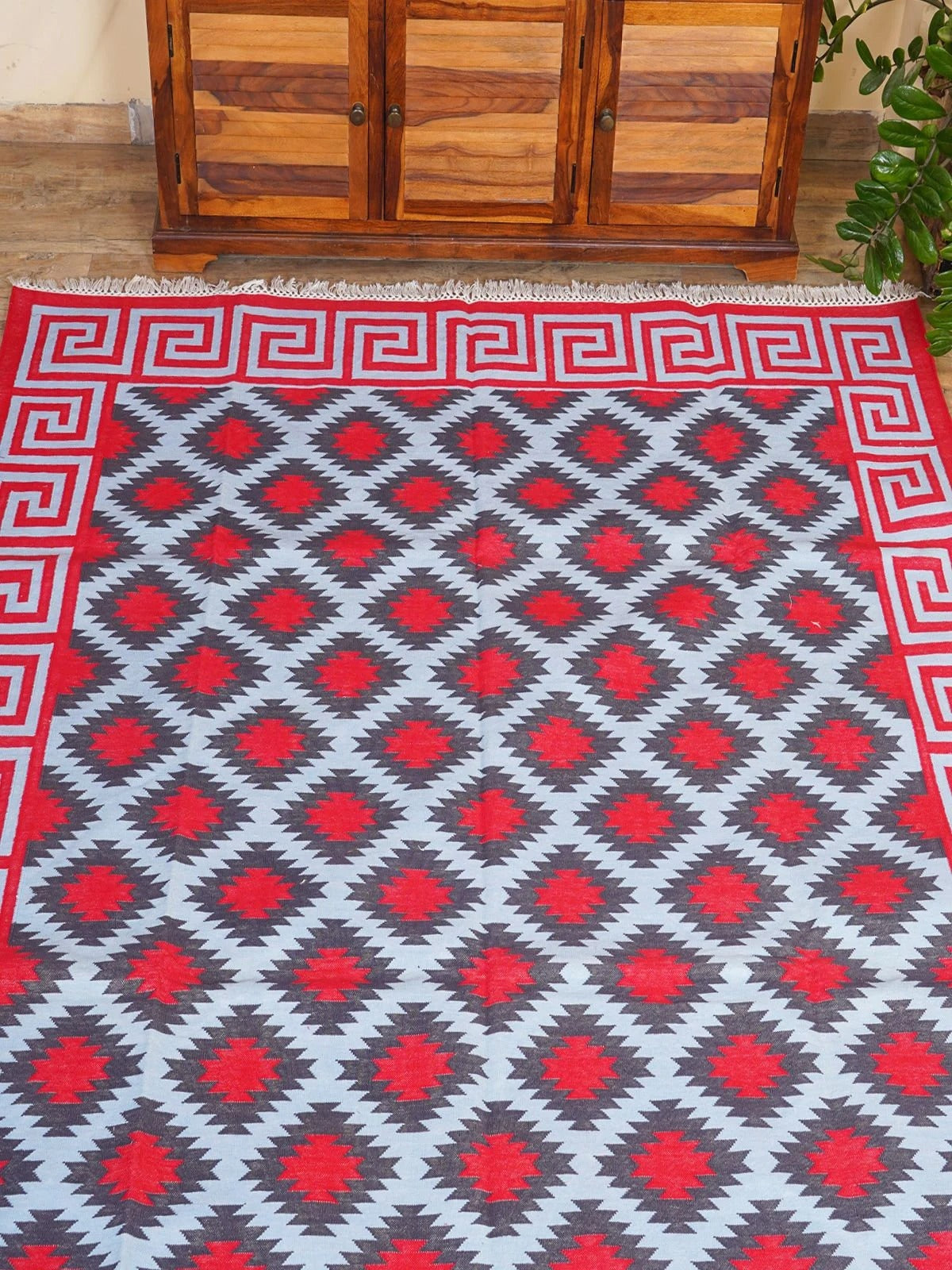 Modern Rustic Cabin Dhurrie with Meander Border rug