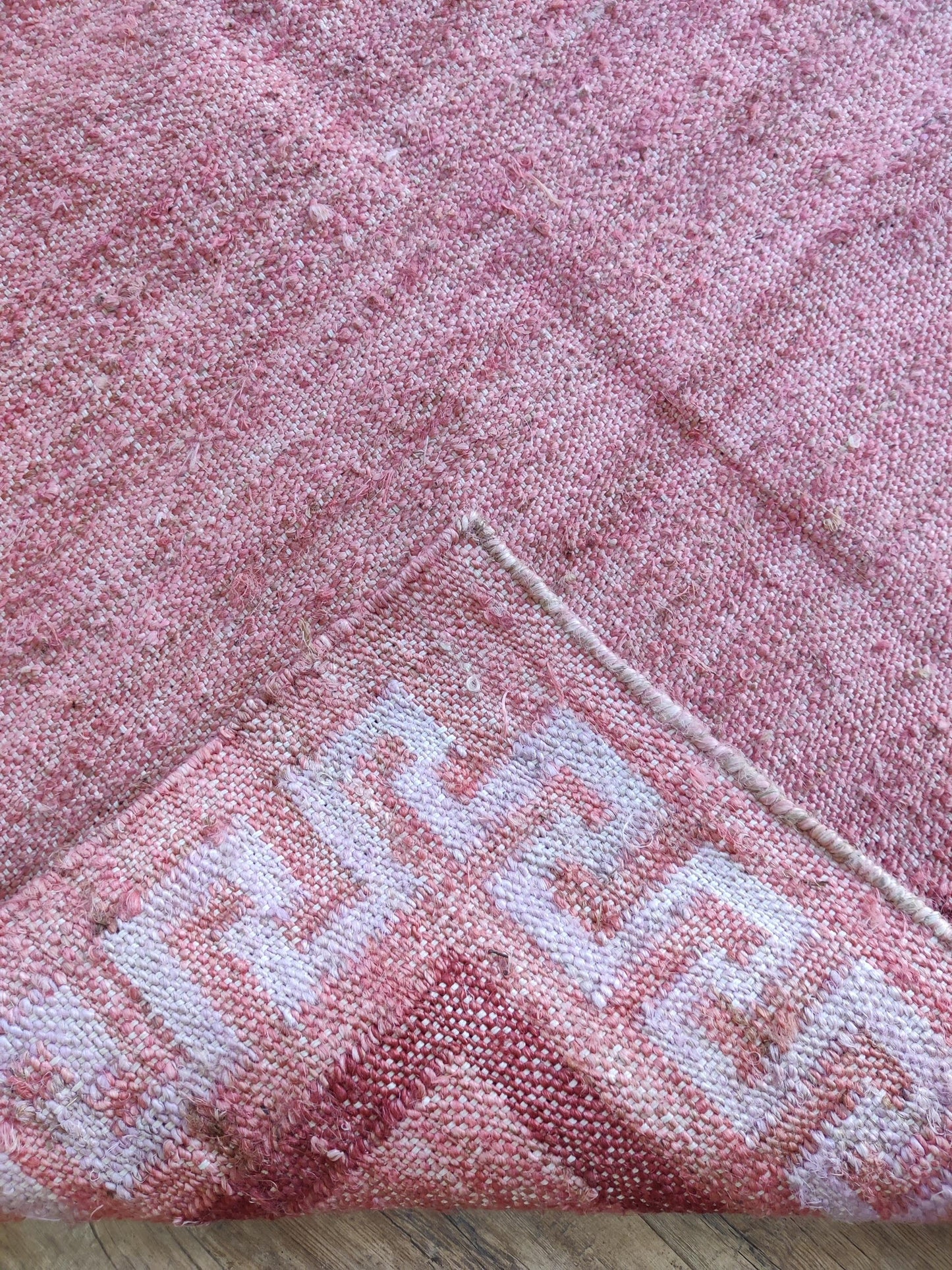 Modern Farmhouse Minimalist Red & Tan Reversible Carpet