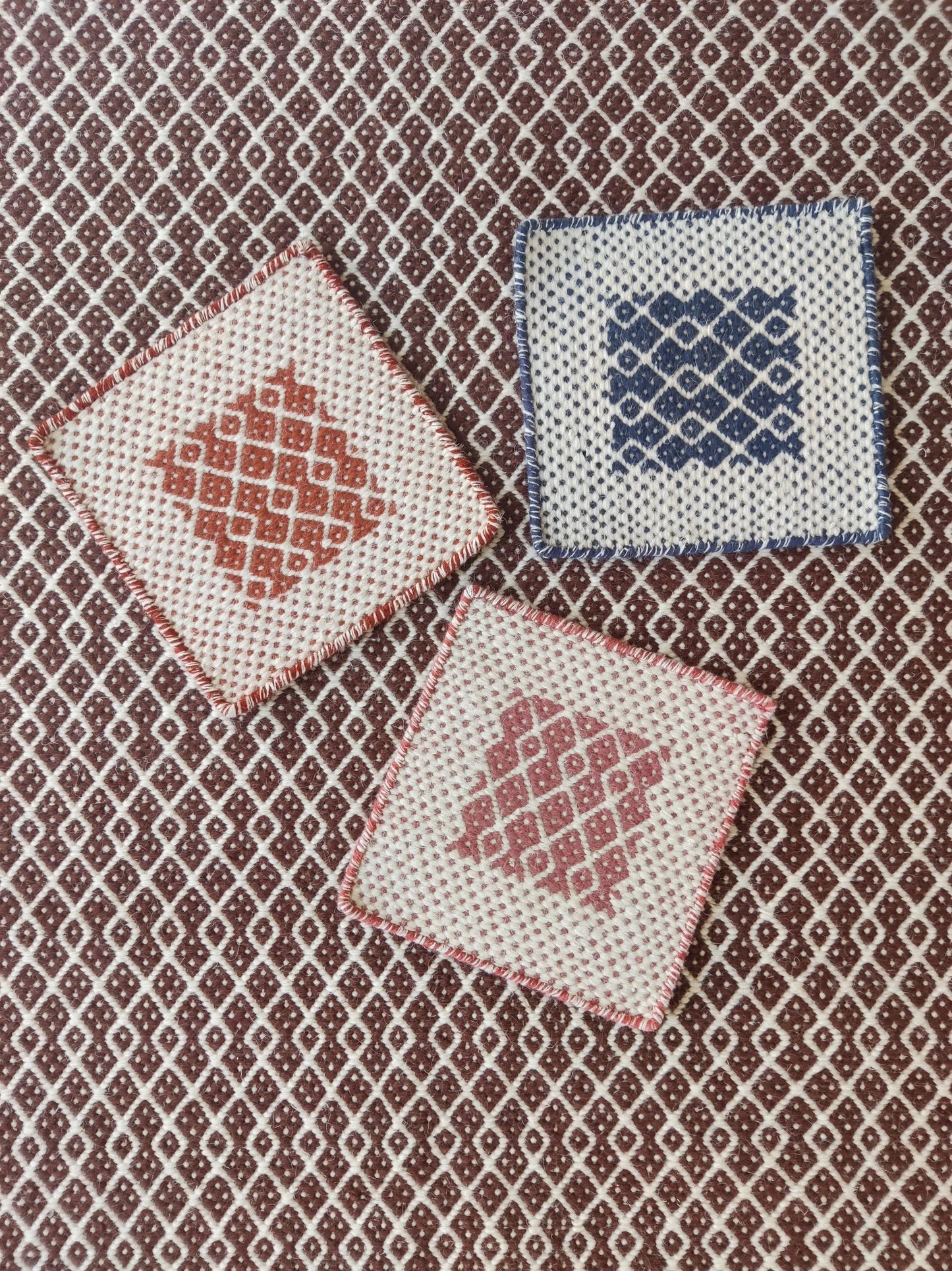 Rustic Grainy Design Handmade Wool Handloom Rug