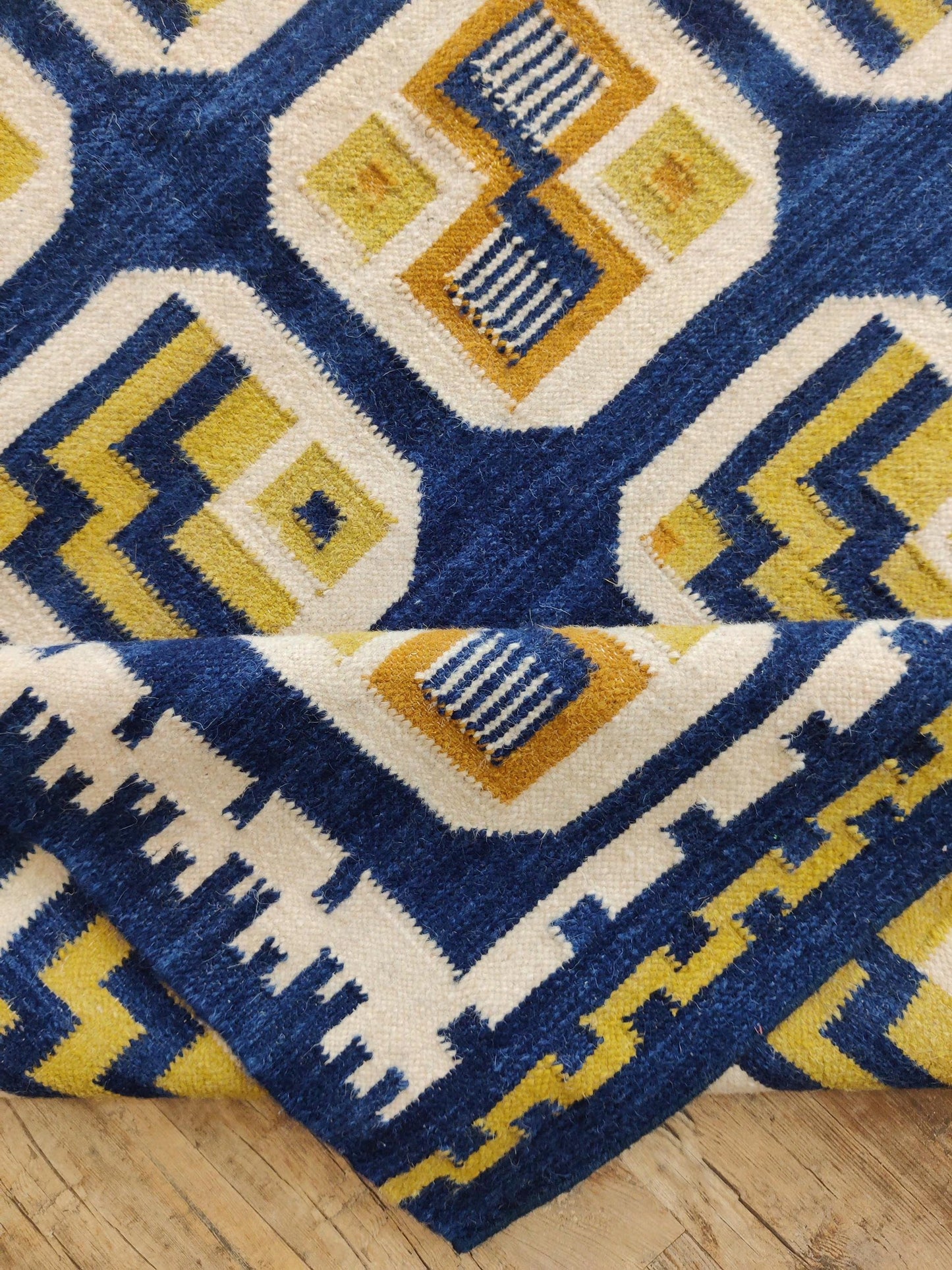 Royal Indigo Labyrinth Mid-Century Modern Blue & Gold Wool Cotton Dhurrie Rug