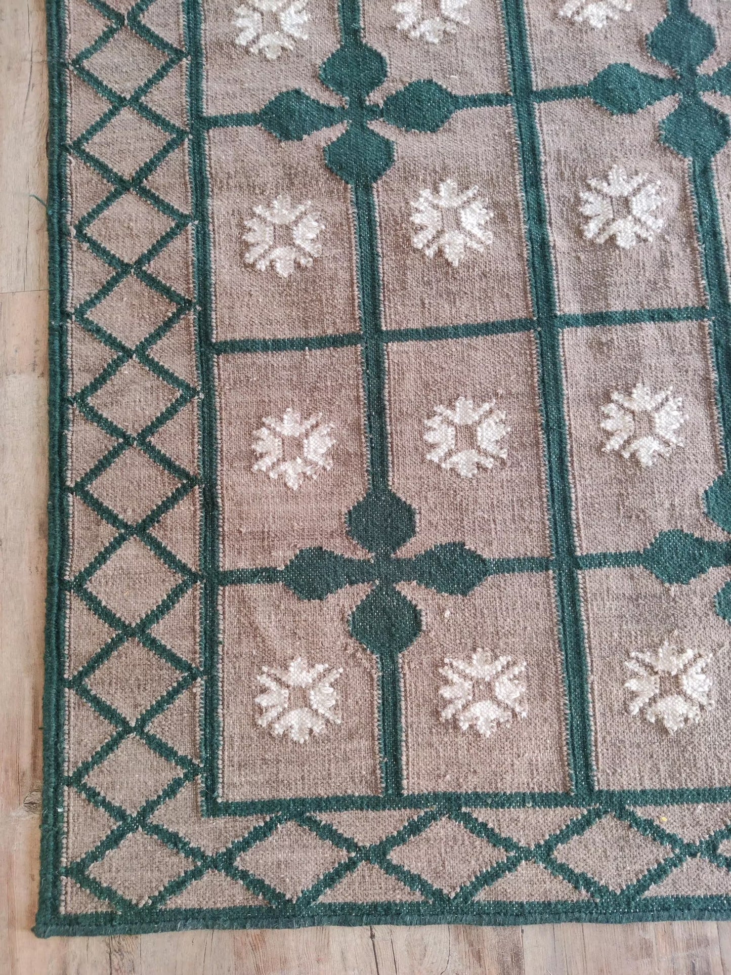 Handwoven Emerald Green Lattice Dhurrie Rug