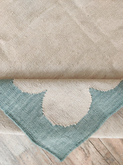 Seafoam Scallop Frame Scalloped Border Flatweave Area Rug