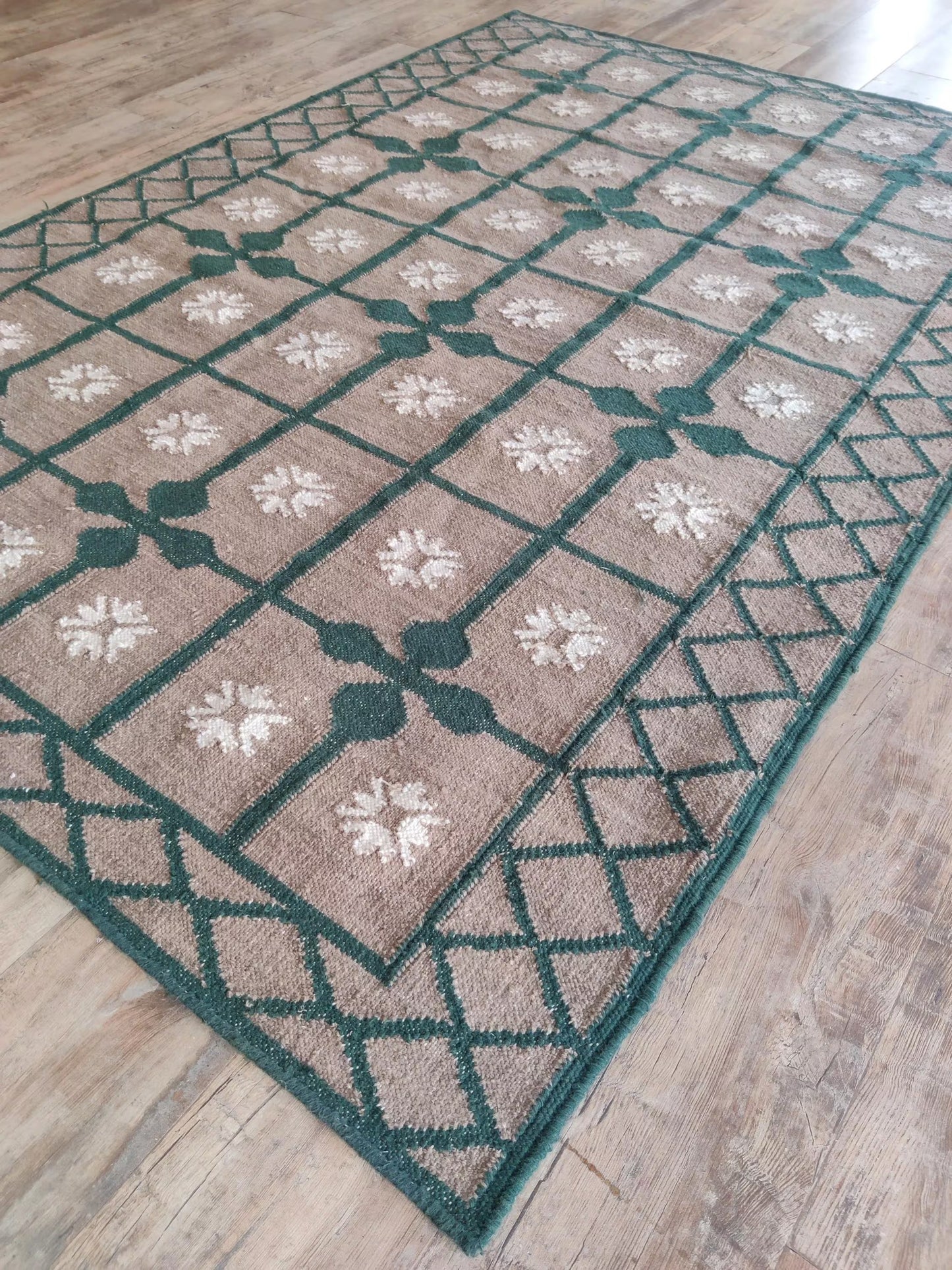 Handwoven Emerald Green Lattice Dhurrie Rug