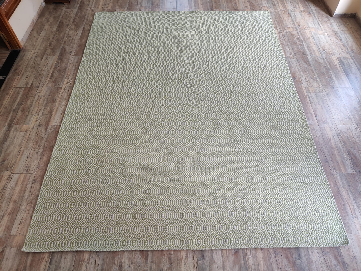 Emerald Moss Lattice Premium Handloom Living Room Carpet