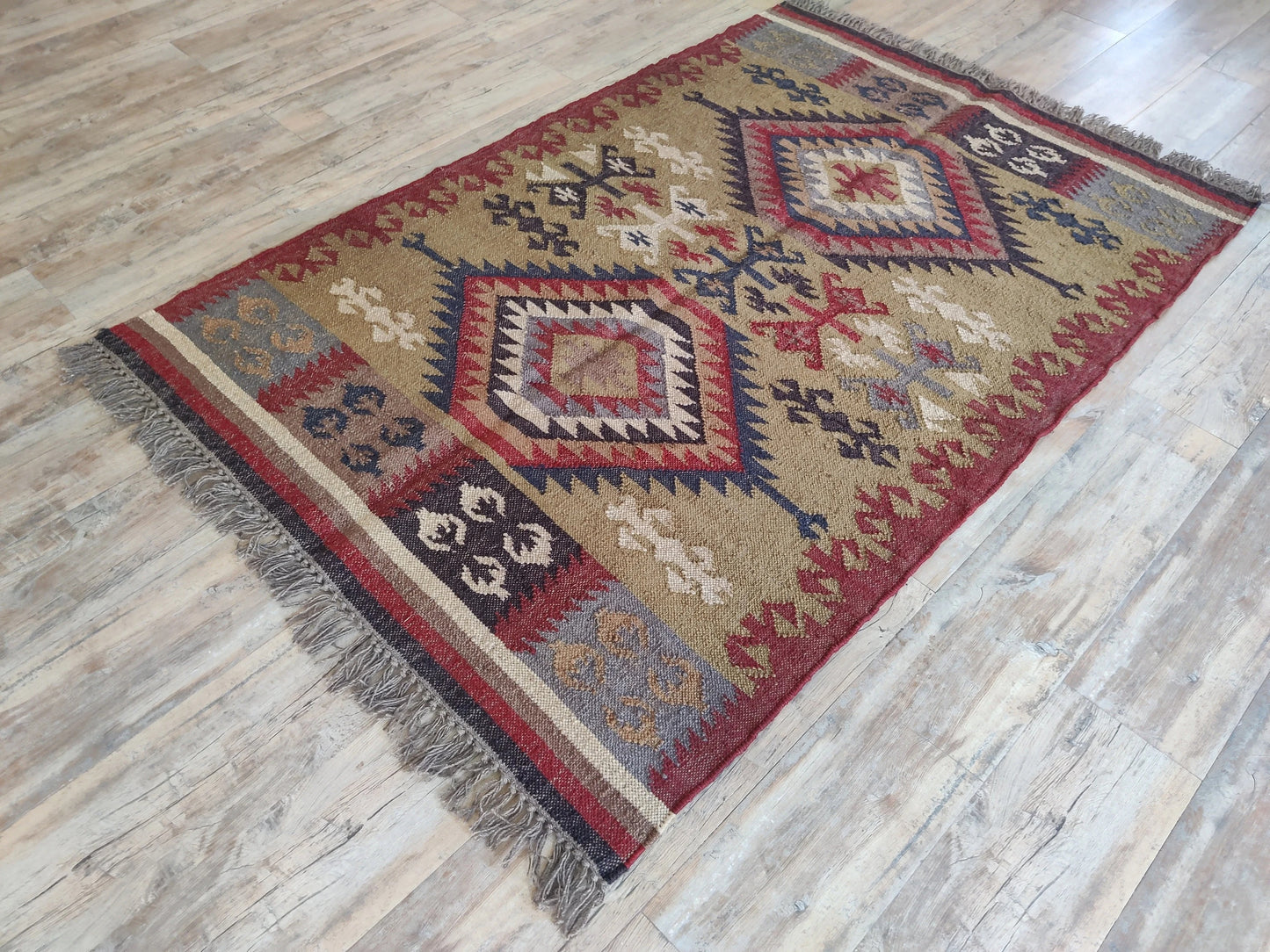 Veridian Column Bloom Reversible Artisan Area Rug