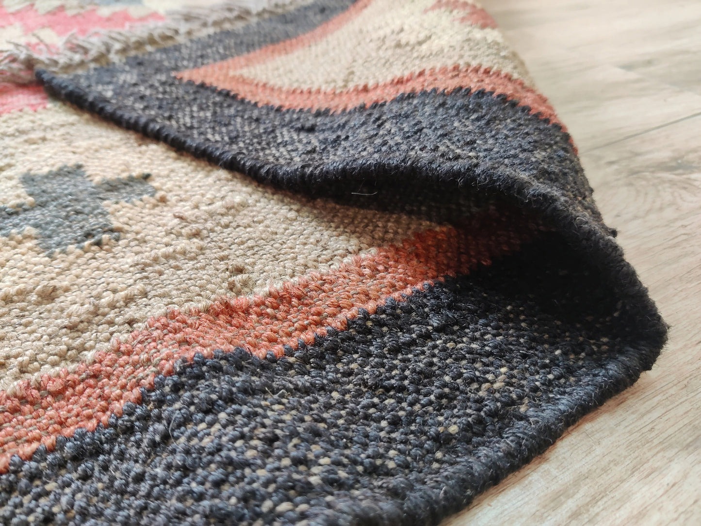 Southwestern Tribal Medallion Pattern Wool Jute Rug