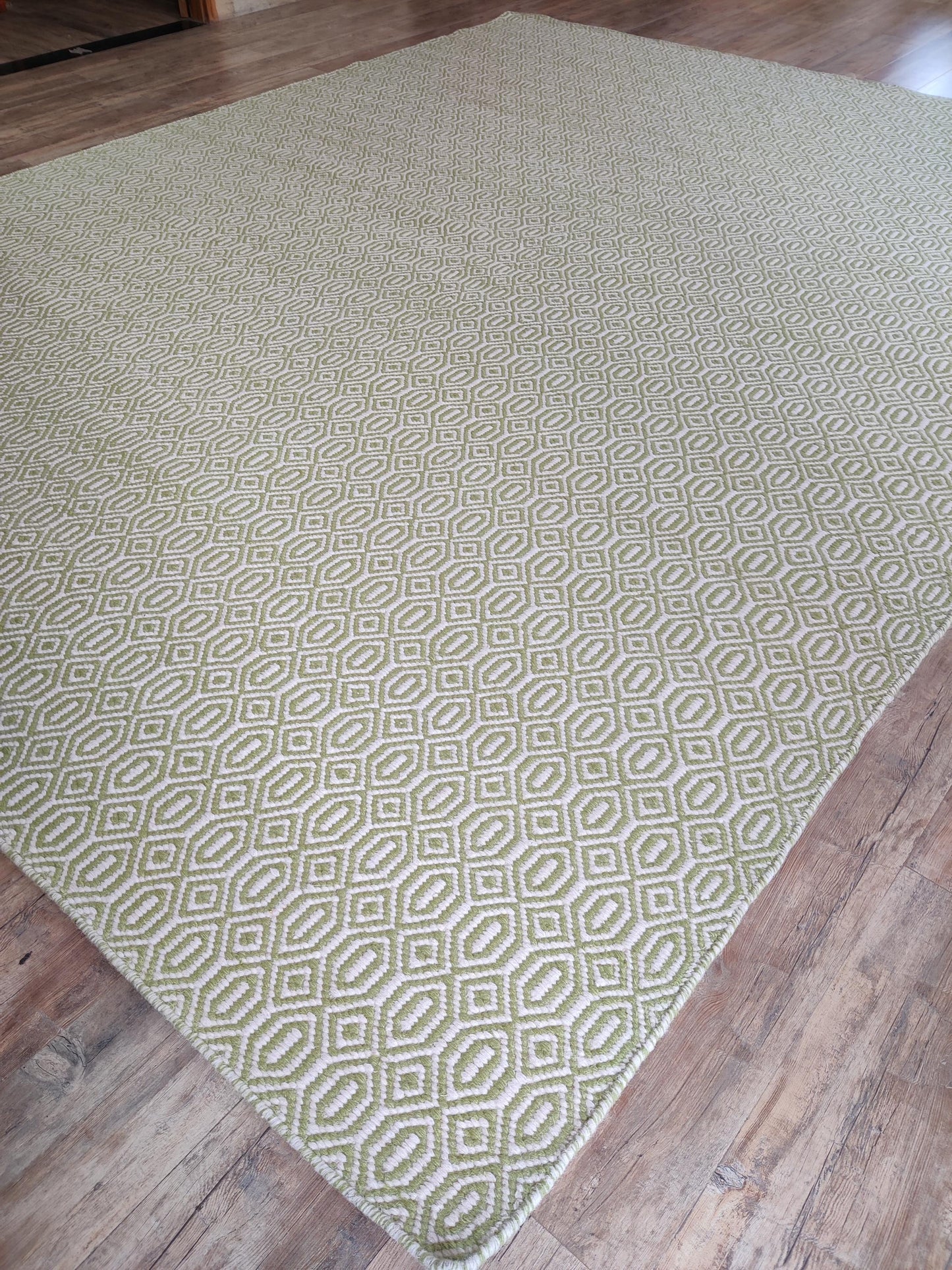 Emerald Moss Lattice Premium Handloom Living Room Carpet