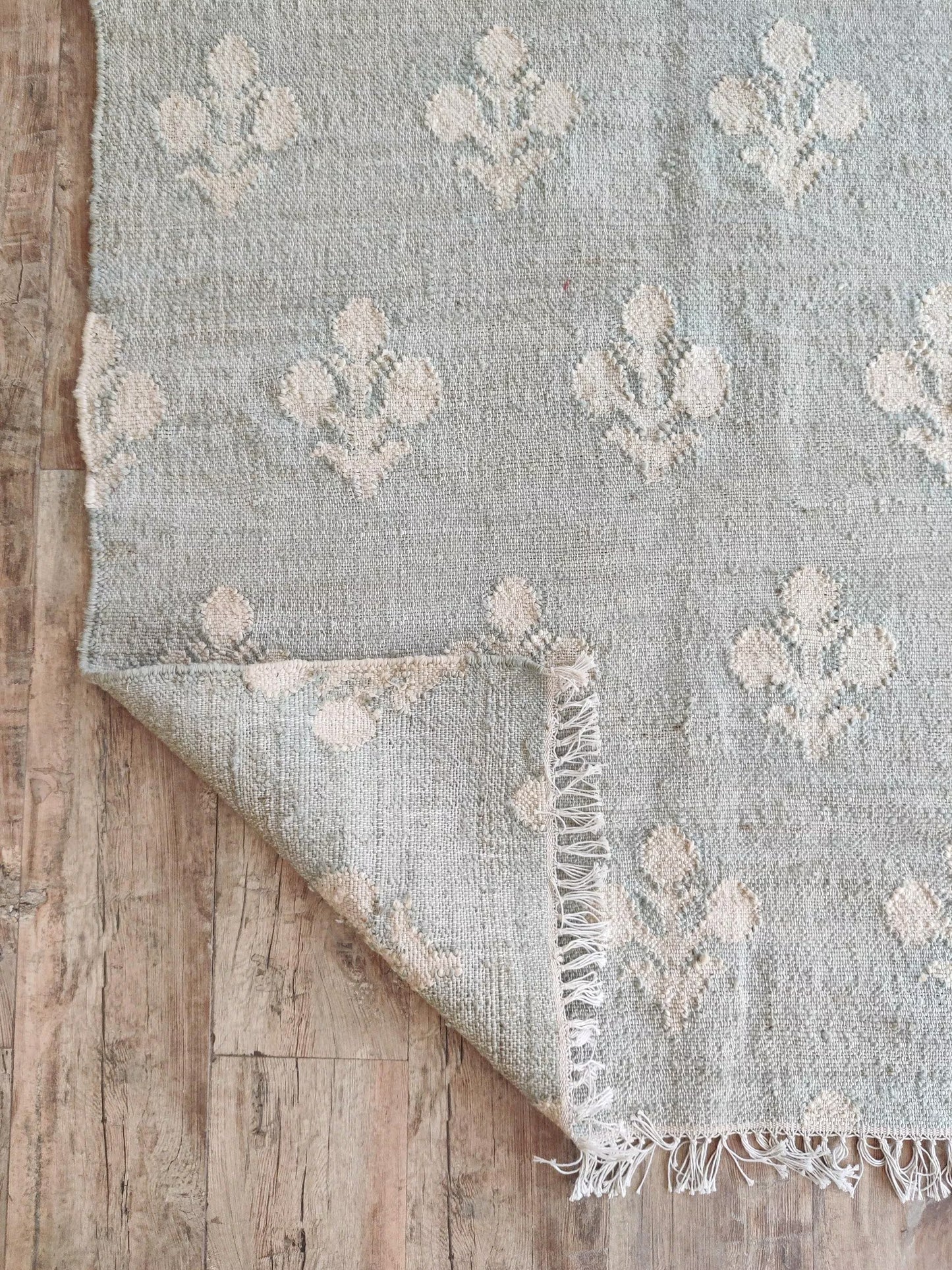 Seafoam Green Fleur-de-lis Kilim Botanical Floral Dhurrie rug