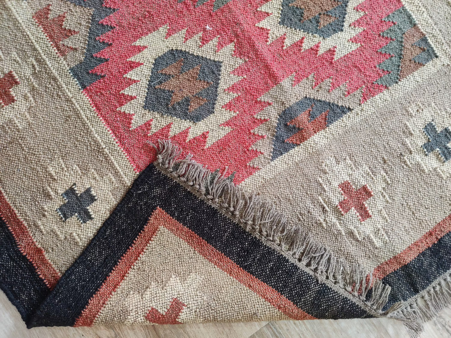 Southwestern Tribal Medallion Pattern Wool Jute Rug