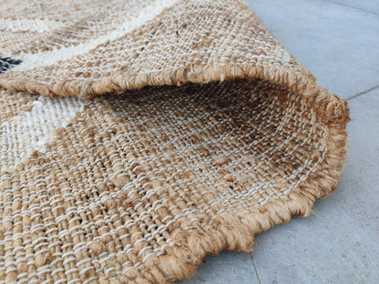 Diamond Trellis Cotton Jute Rug - Hand-Woven Natural Fiber Dhurrie