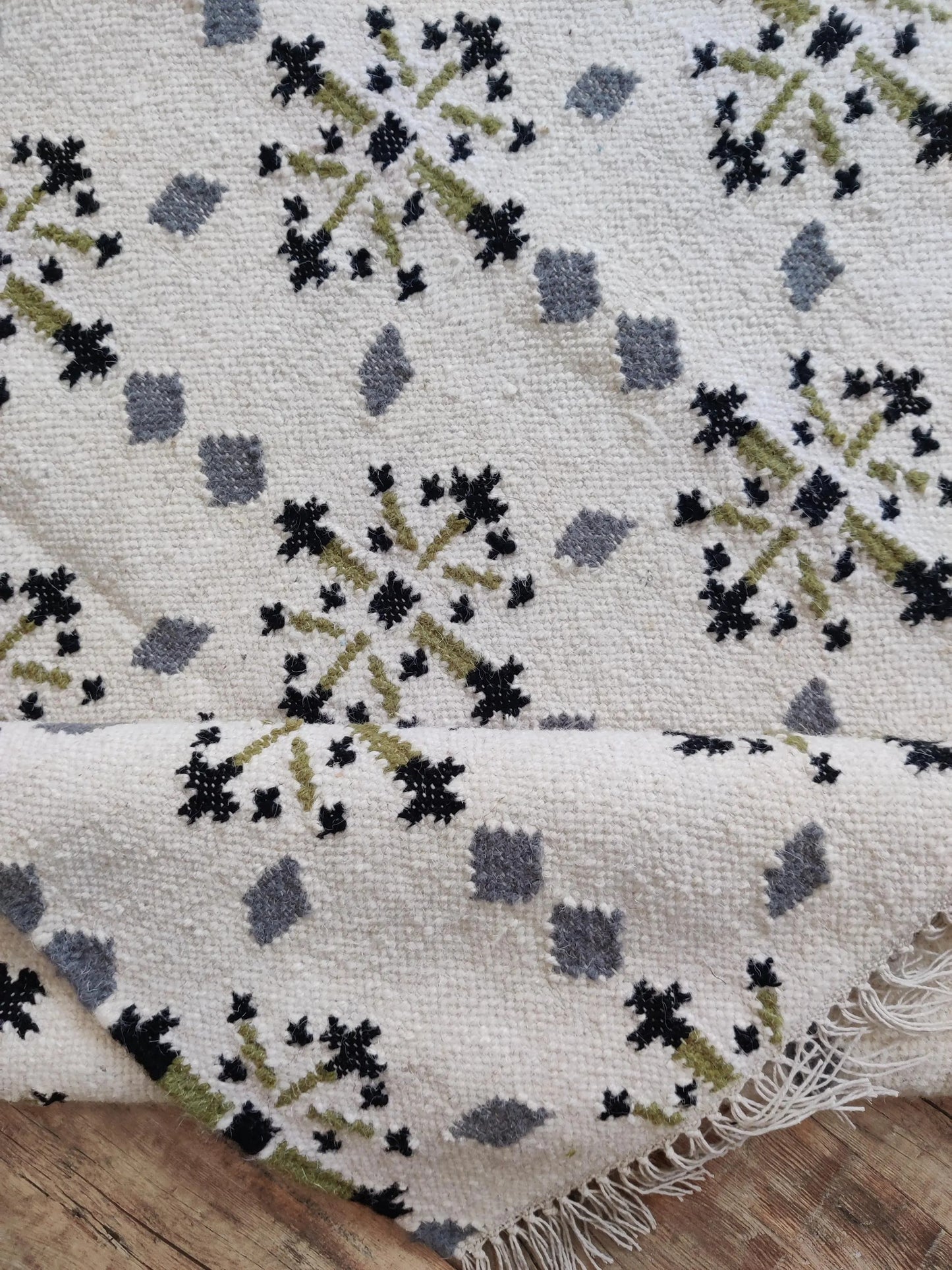 Floral Flatweave Kilim Rug Reversible Bohemian Cottagecore Floor Decor