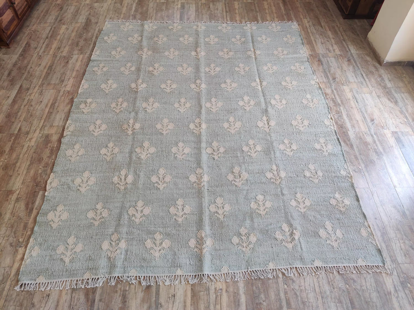 Seafoam Green Fleur-de-lis Kilim Botanical Floral Dhurrie rug