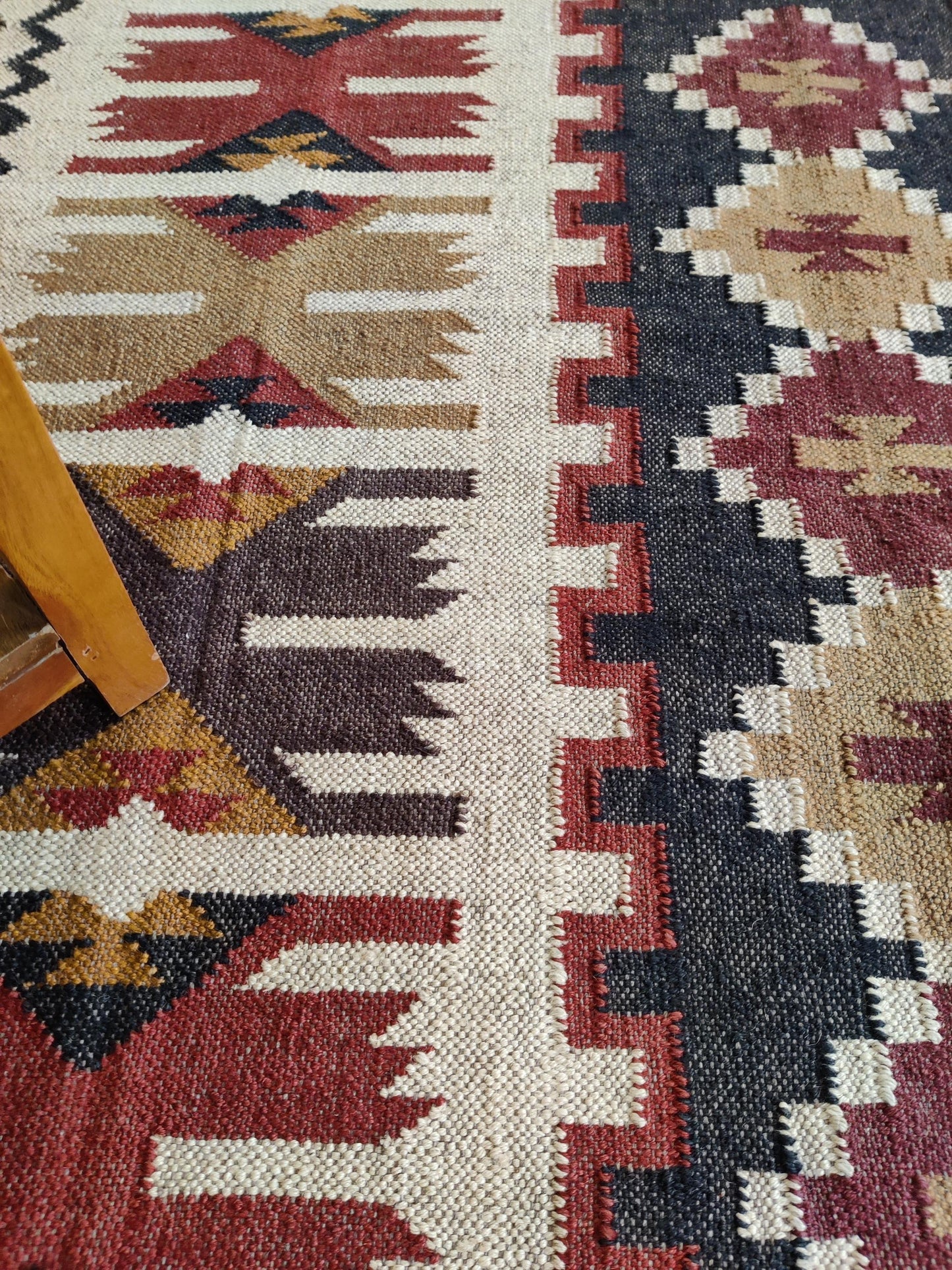 Nomad Heritage Crest Tribal Wool Jute Kilim Rug