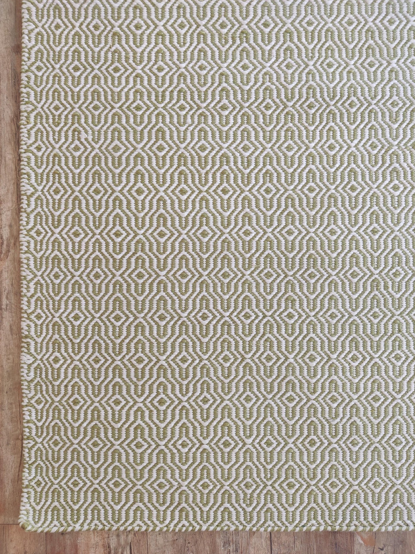 Olive Green Wool Rug Intricate Lattice Diamond Pattern