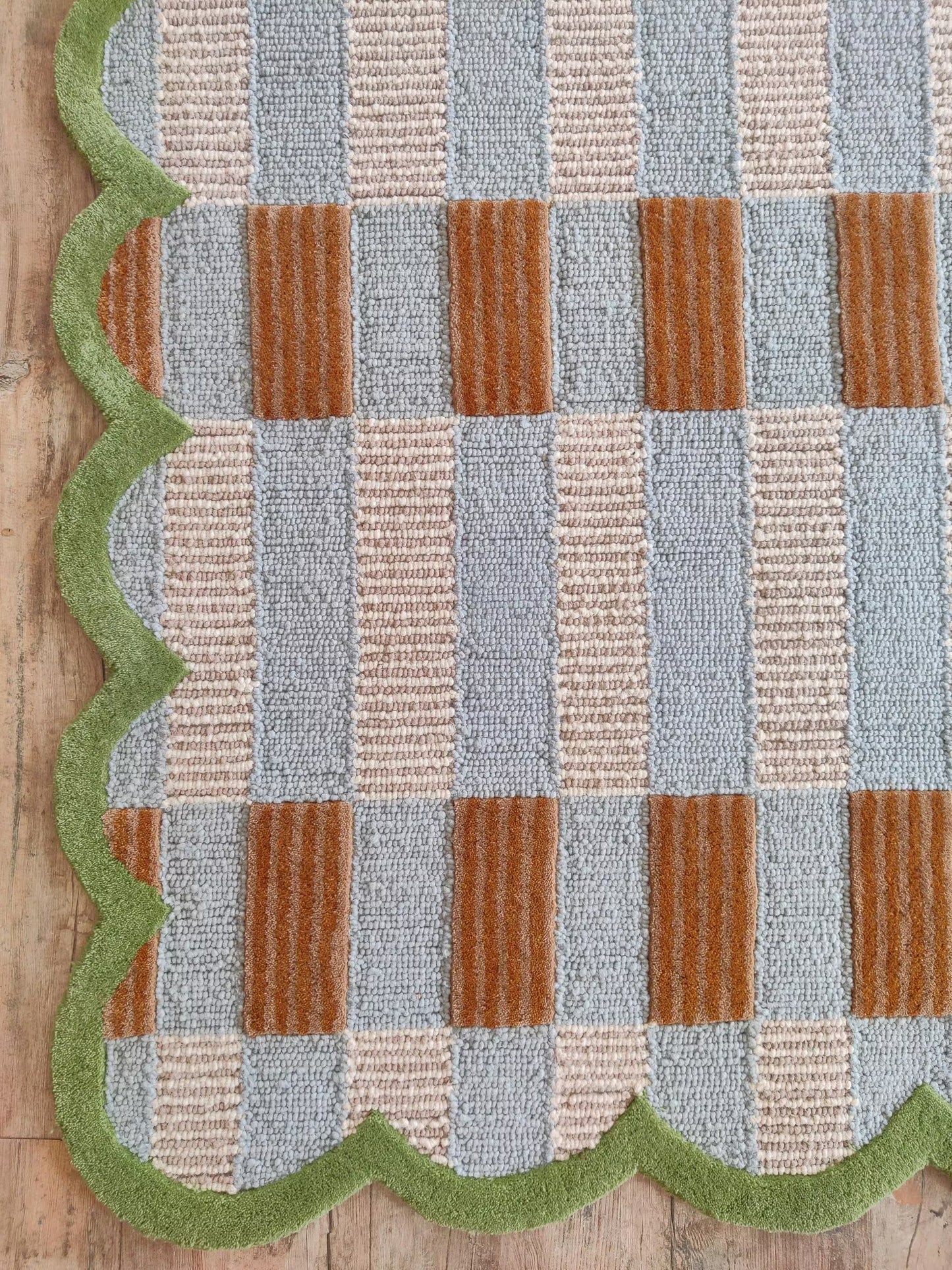 Sage Meadow Scallop Luxury Hand-Tufted Wool Rug