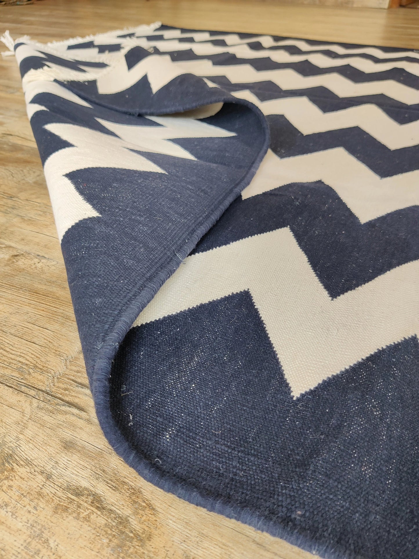 Modern Graphic Chevron Contemporary Floor Carpet for Living Room